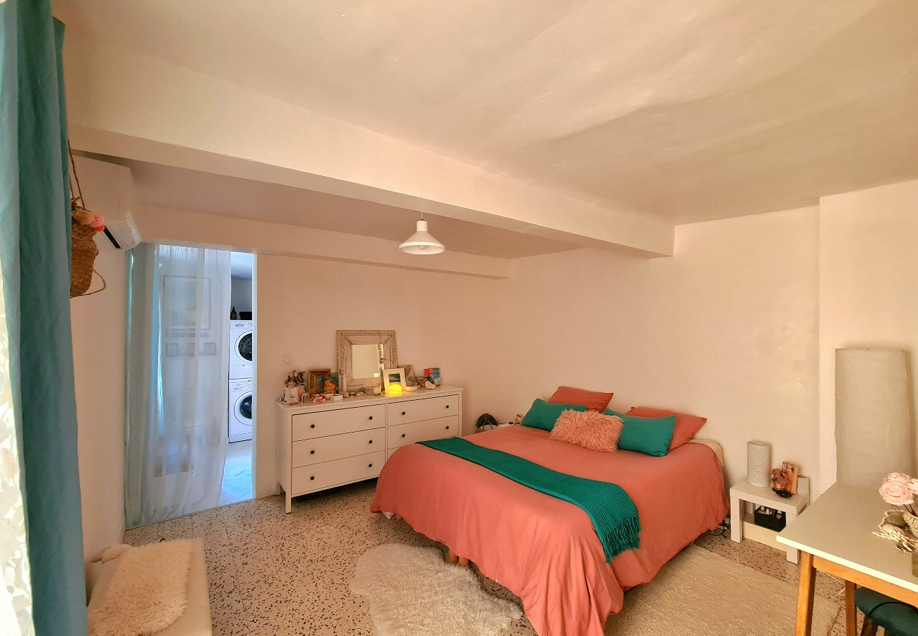3-bedroom House In Saint Chinian, France (118 M²)