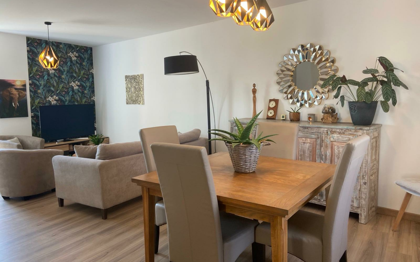 4-bedroom House In Poilhes, France (175 M²)