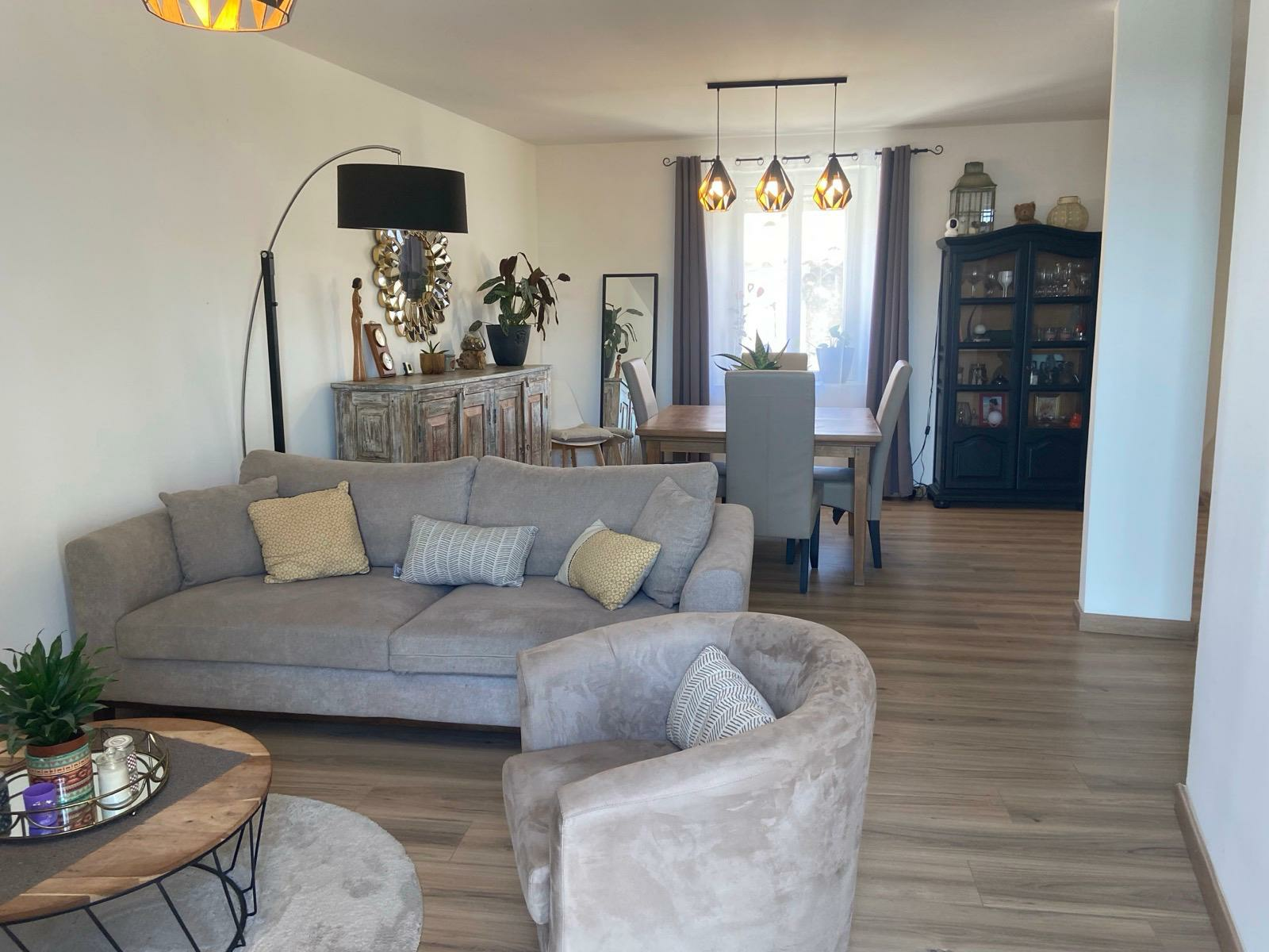4-bedroom House In Poilhes, France (175 M²)
