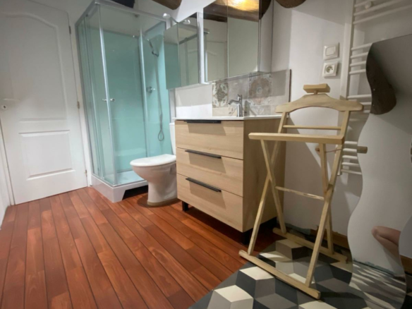 4-bedroom House In Poilhes, France (175 M²)