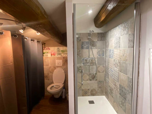 4-bedroom House In Poilhes, France (175 M²)