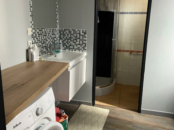 4-bedroom House In Poilhes, France (175 M²)