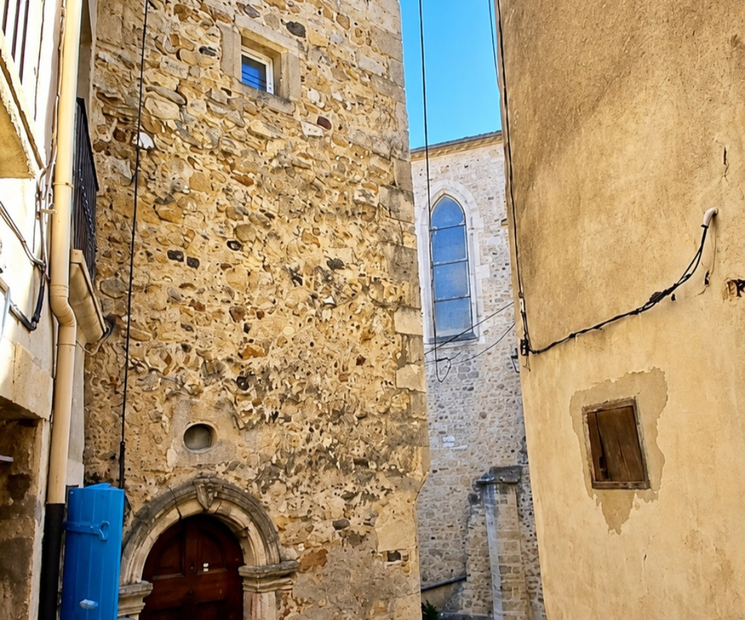4-bedroom House In Fouzilhon, France (145 M²)