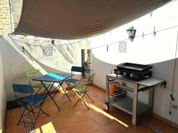 4-bedroom House In Fouzilhon, France (145 M²)