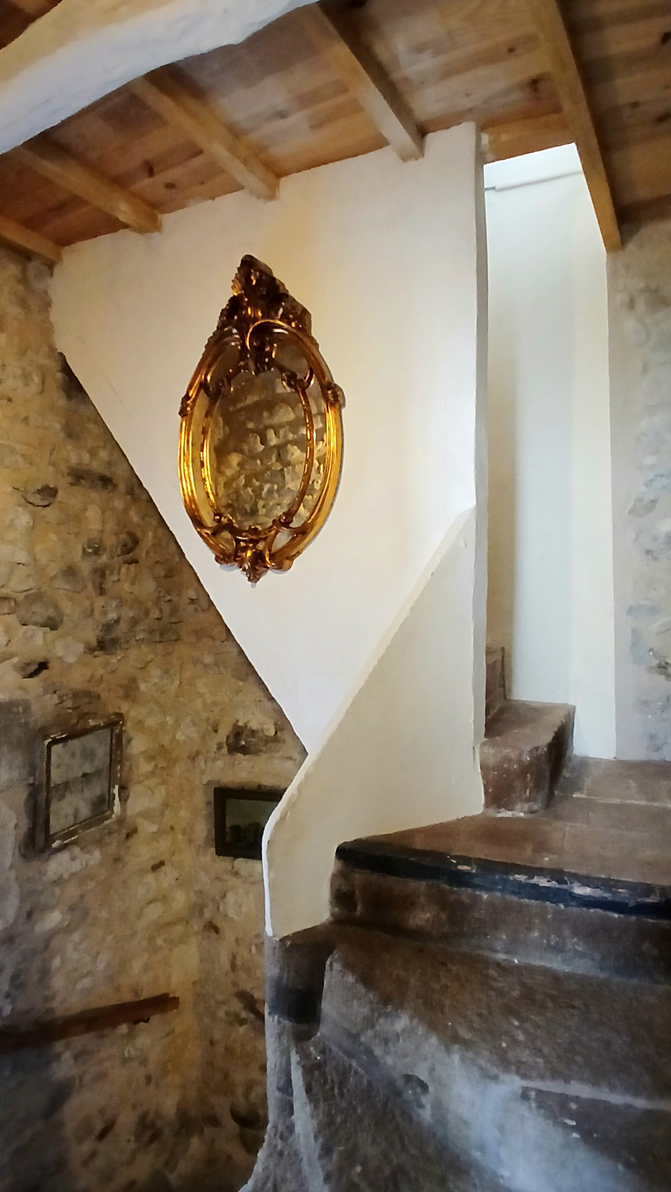 4-bedroom House In Fouzilhon, France (145 M²)