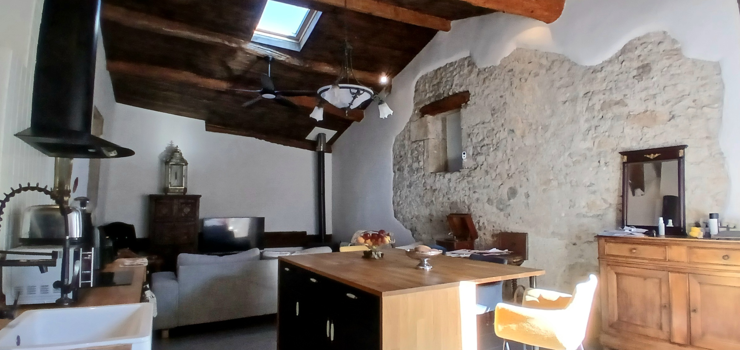 4-bedroom House In Fouzilhon, France (145 M²)