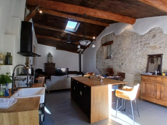 4-bedroom House In Fouzilhon, France (145 M²)