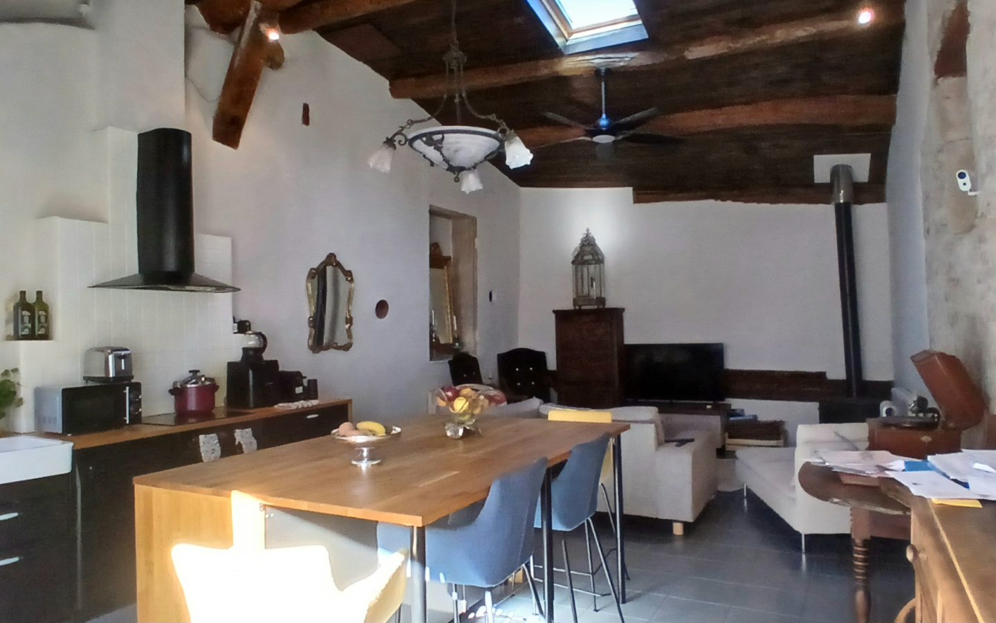 4-bedroom House In Fouzilhon, France (145 M²)
