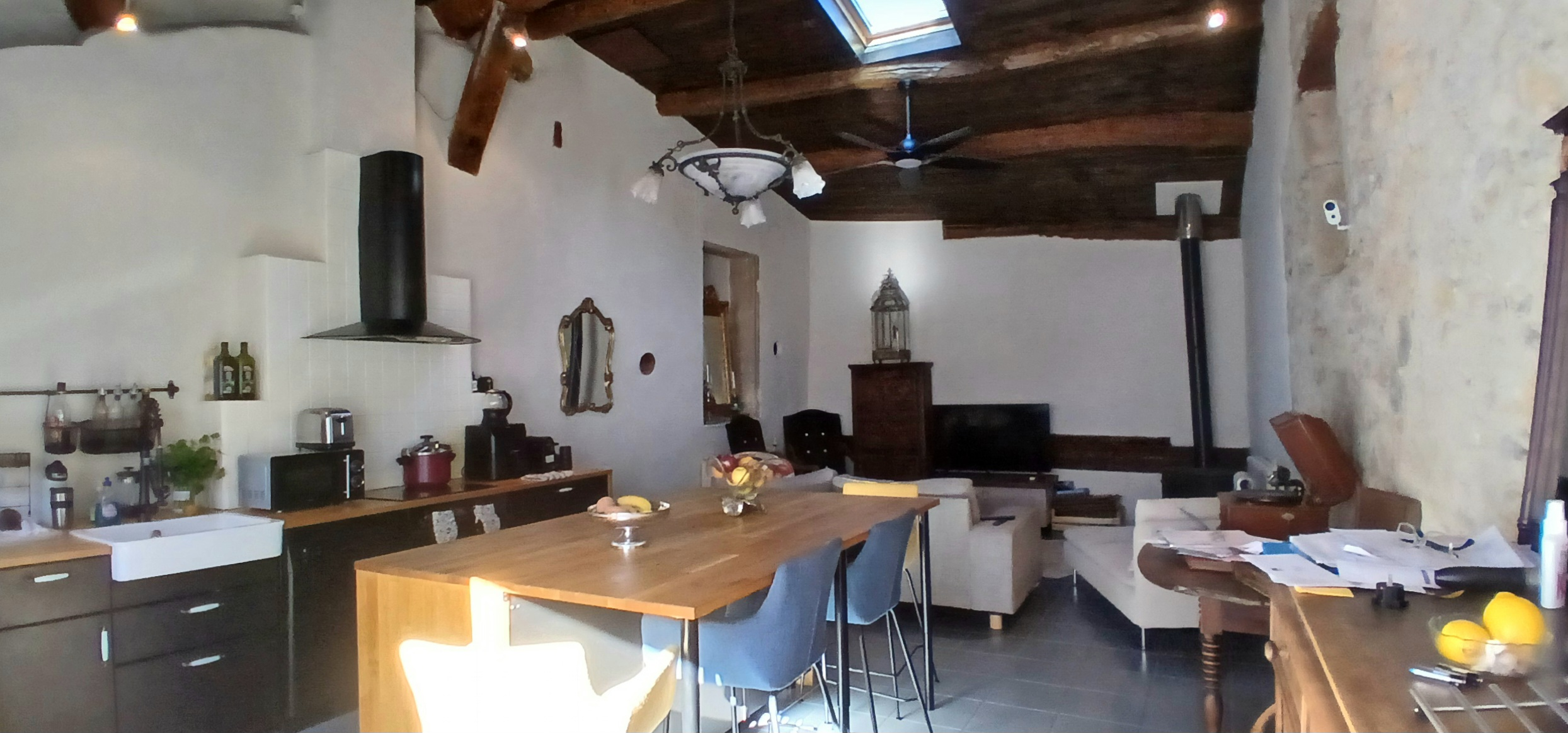 4-bedroom House In Fouzilhon, France (145 M²)