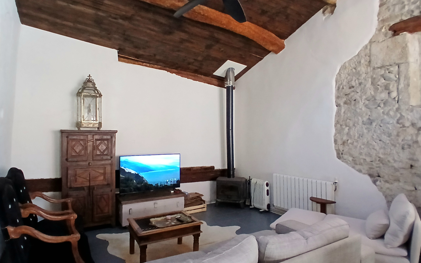 4-bedroom House In Fouzilhon, France (145 M²)