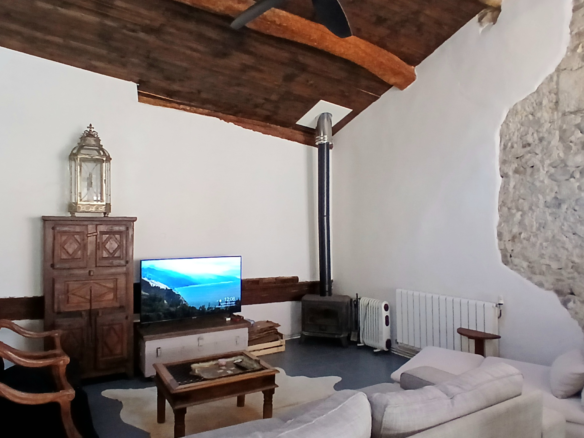 4-bedroom House In Fouzilhon, France (145 M²)