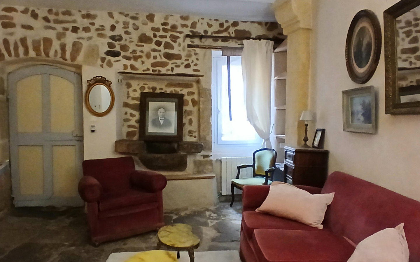 4-bedroom House In Fouzilhon, France (145 M²)