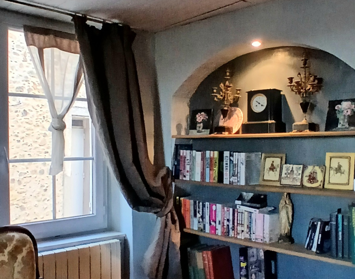 4-bedroom House In Fouzilhon, France (145 M²)