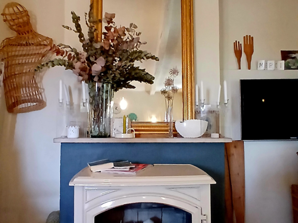 3-bedroom House In Pouzolles, France (140 M²)