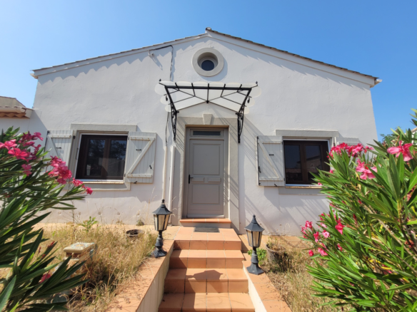 3-bedroom Detached House In Saint Chinian, France (120 M²)
