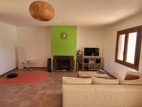 3-bedroom Detached House In Saint Chinian, France (120 M²)