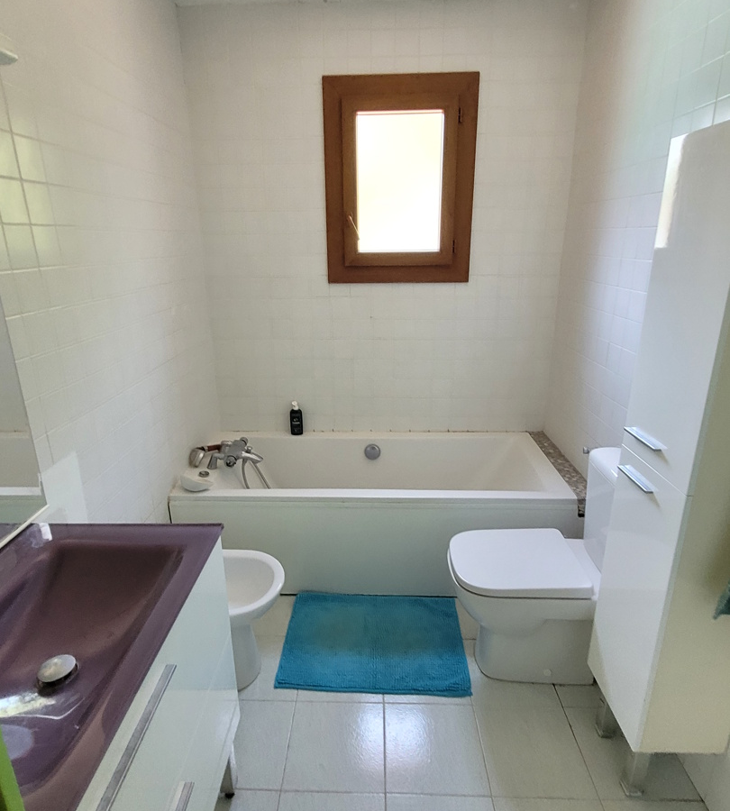 3-bedroom Detached House In Saint Chinian, France (120 M²)