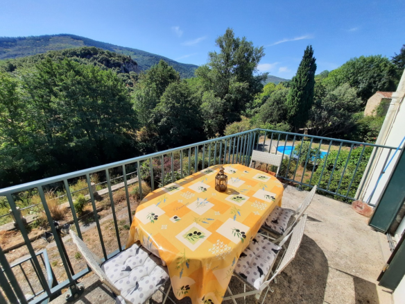5-bedroom Detached House In Olargues, France (202 M²)