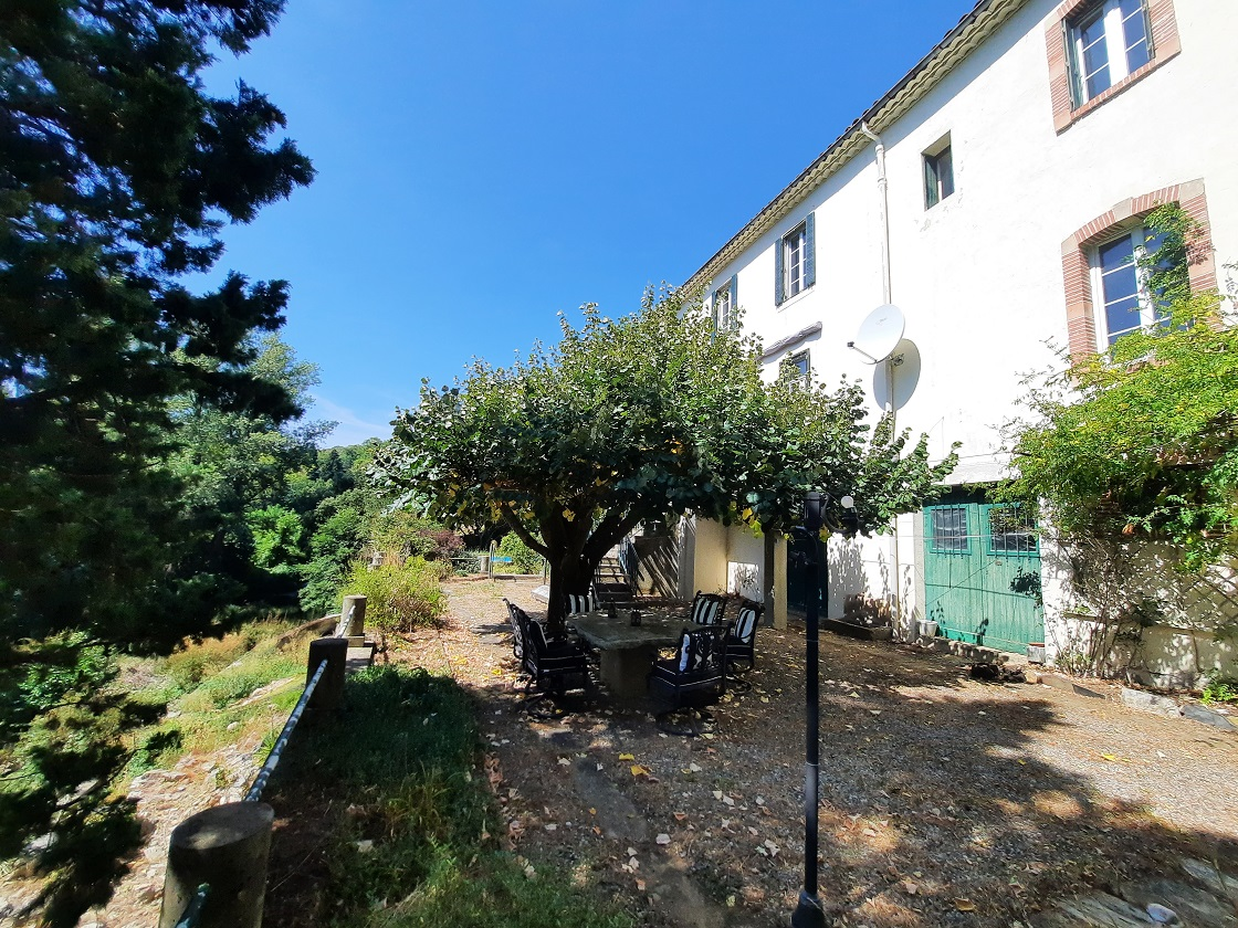 5-bedroom Detached House In Olargues, France (202 M²)