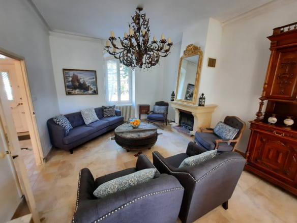 5-bedroom Detached House In Olargues, France (202 M²)