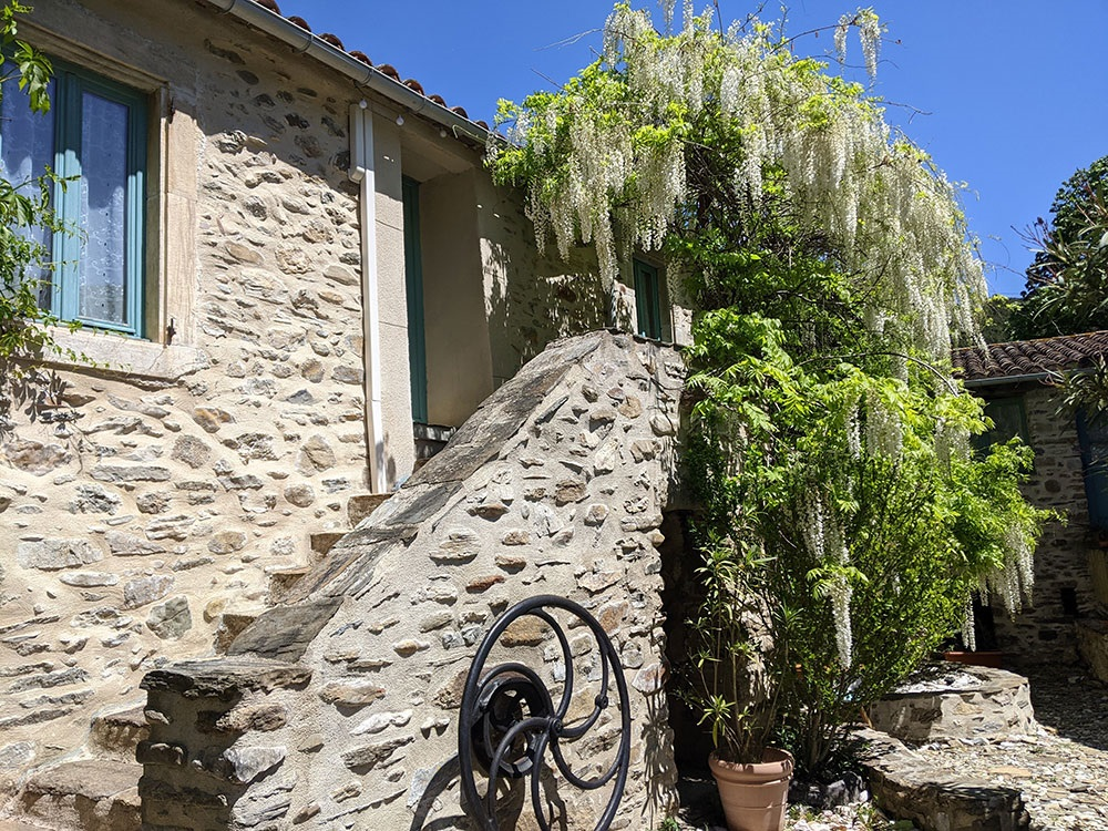 8-bedroom House In Olargues, France (270 M²)