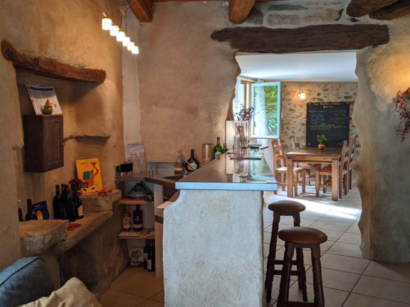 8-bedroom House In Olargues, France (270 M²)