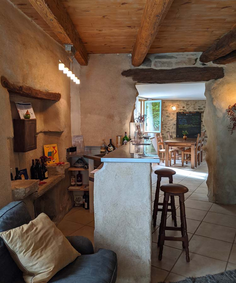8-bedroom House In Olargues, France (270 M²)