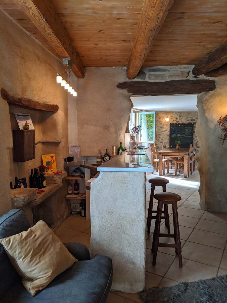 8-bedroom House In Olargues, France (270 M²)