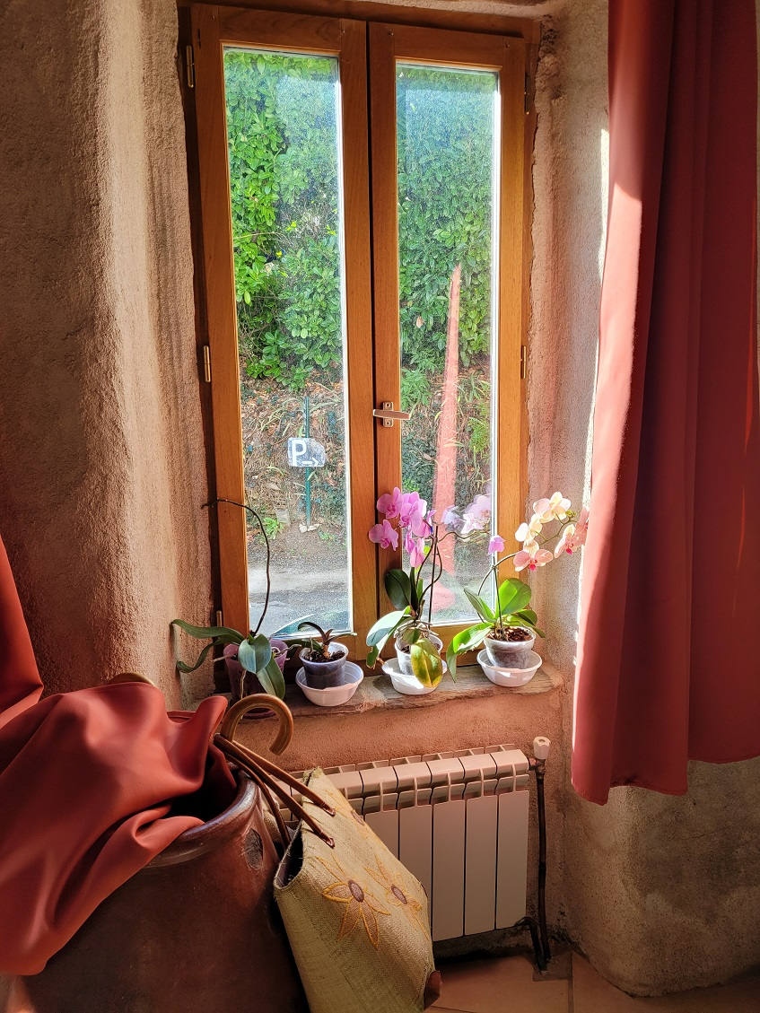 8-bedroom House In Olargues, France (270 M²)