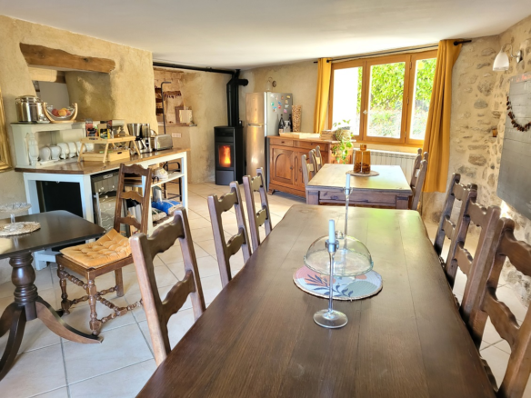 8-bedroom House In Olargues, France (270 M²)