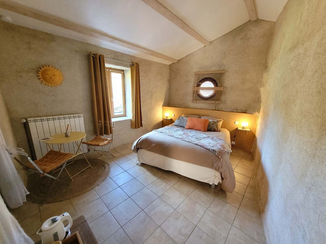 8-bedroom House In Olargues, France (270 M²)