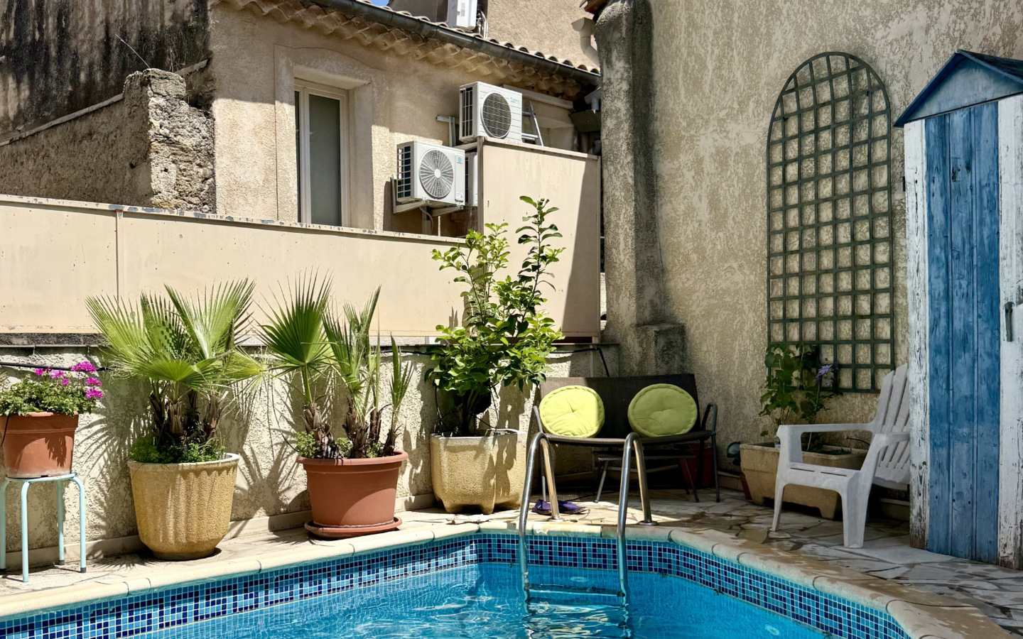 3-bedroom House In Puissalicon, France (120 M²)