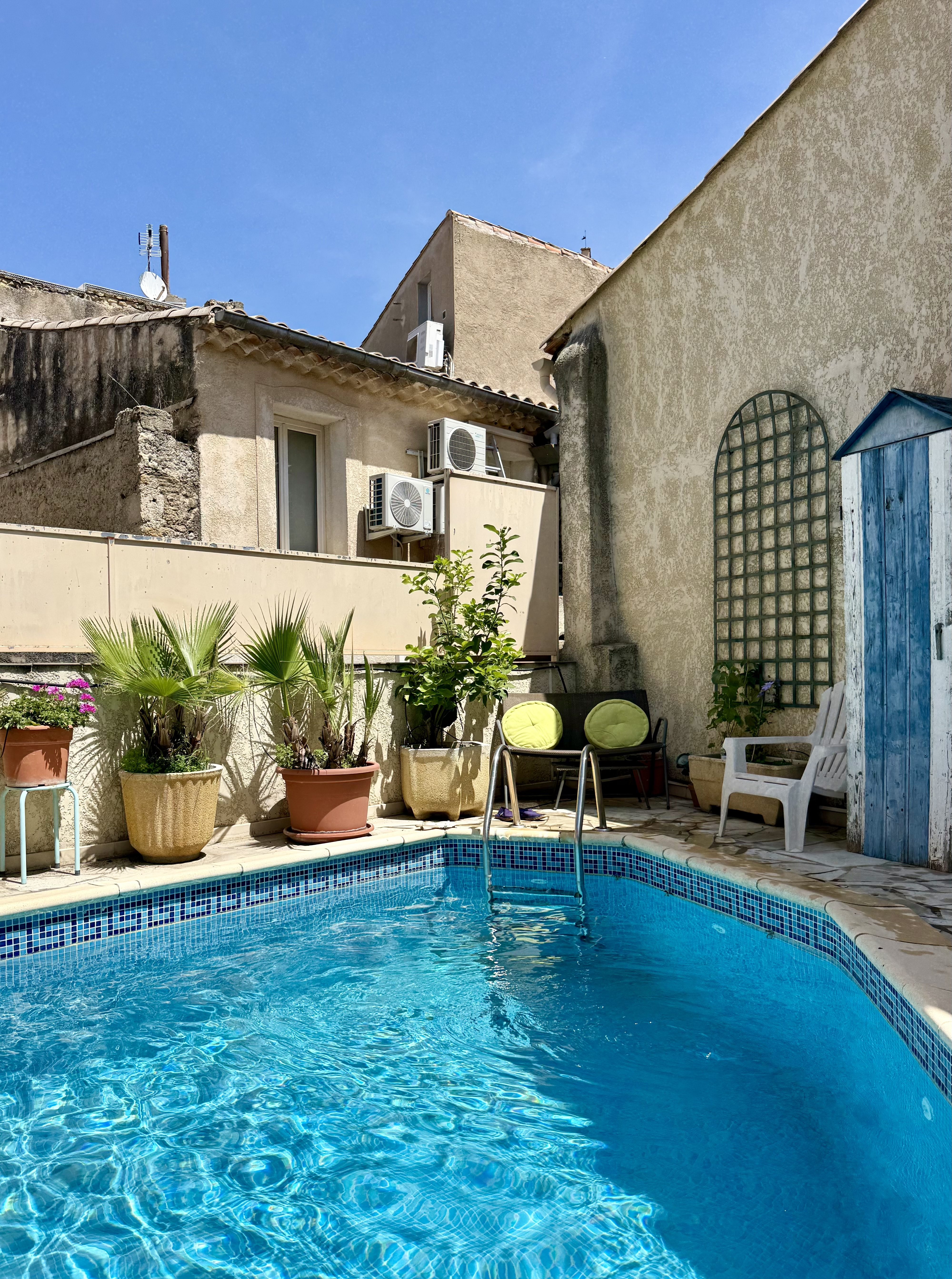 3-bedroom House In Puissalicon, France (120 M²)
