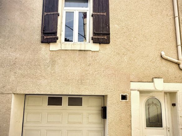 3-bedroom House In Puissalicon, France (120 M²)