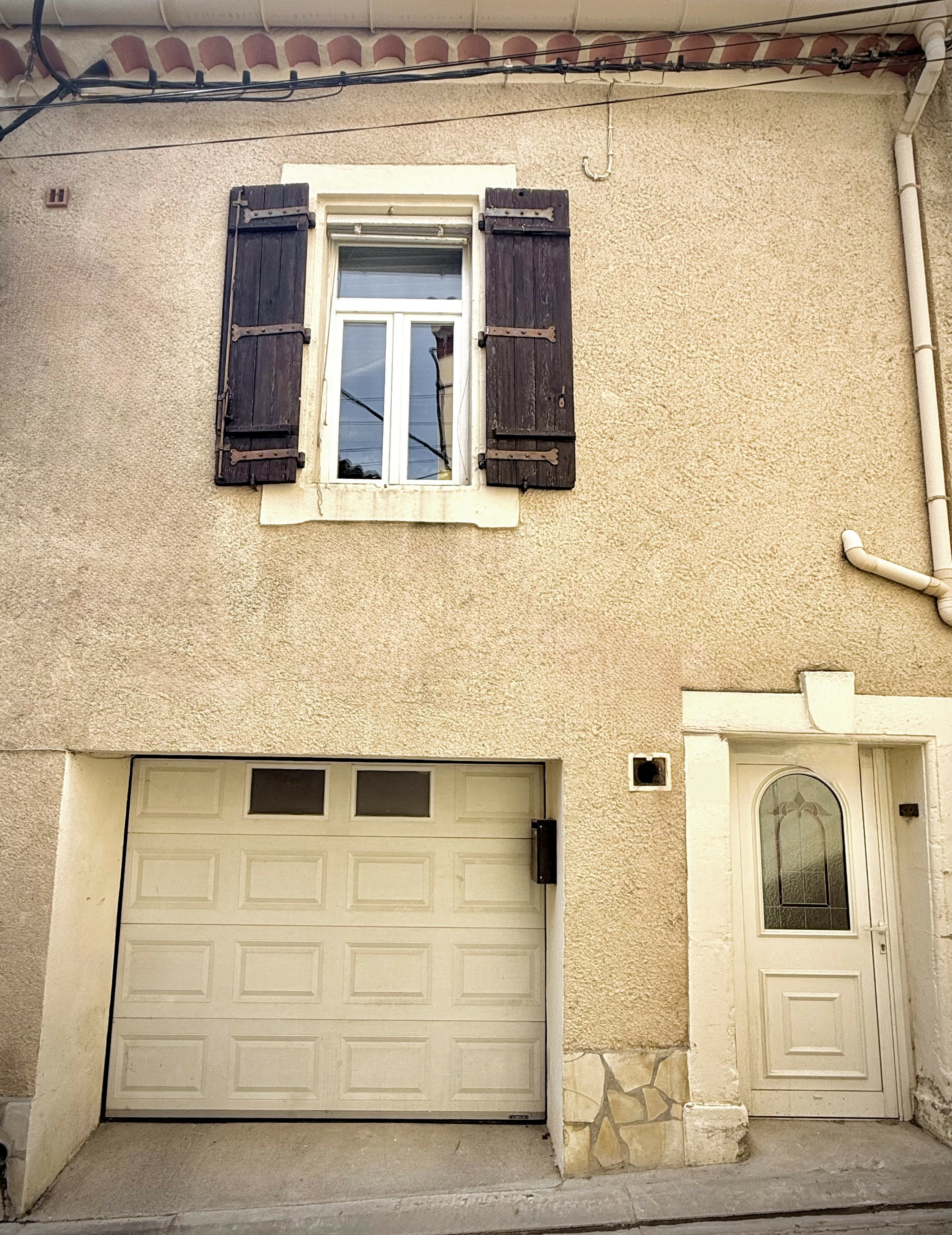 3-bedroom House In Puissalicon, France (120 M²)