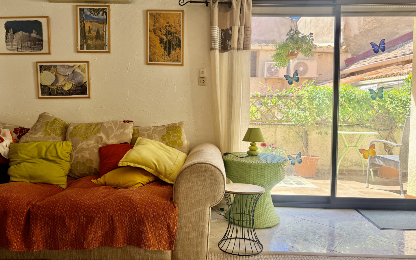 3-bedroom House In Puissalicon, France (120 M²)