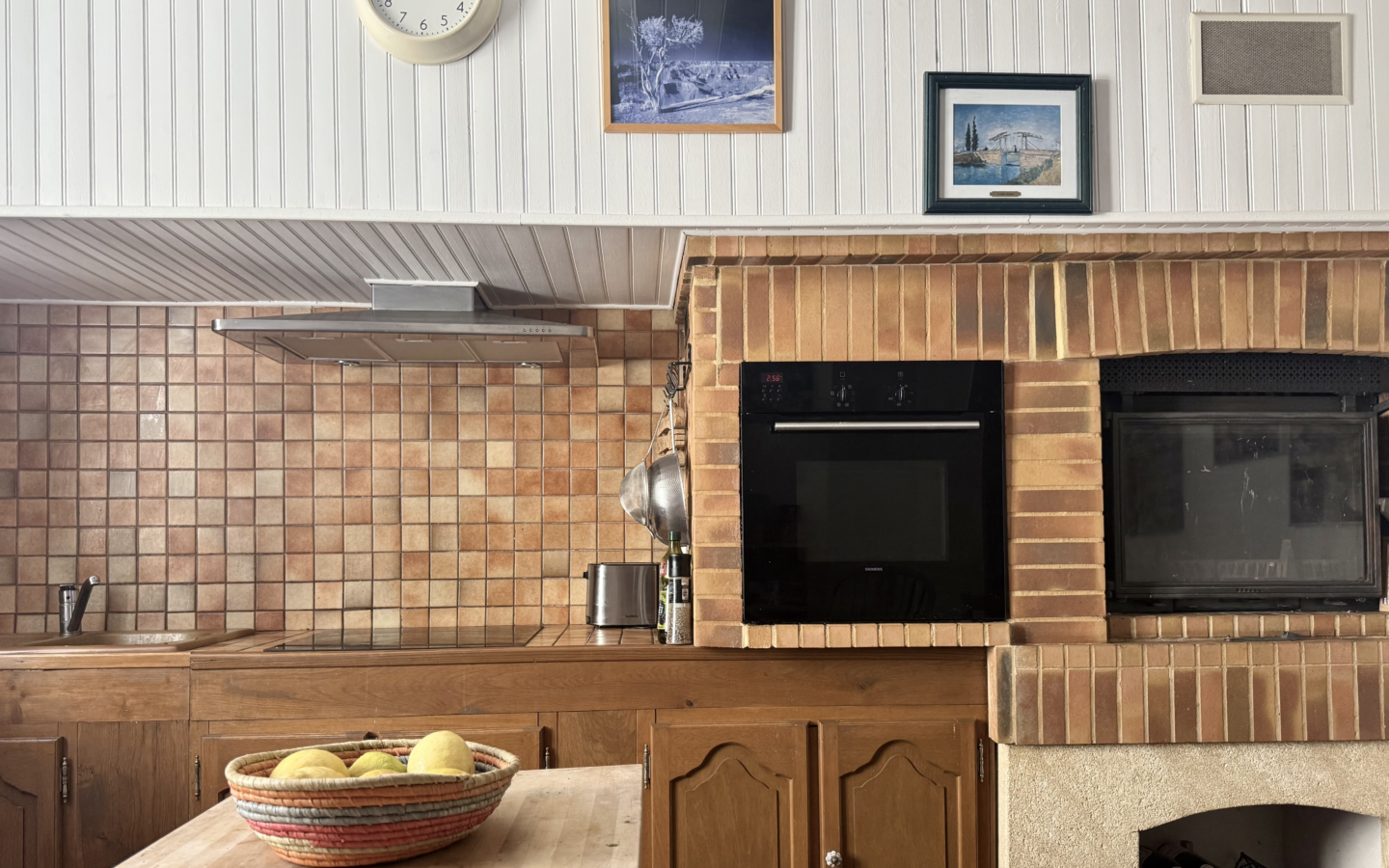 3-bedroom House In Puissalicon, France (120 M²)