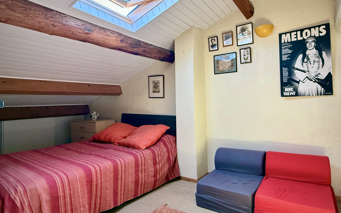 3-bedroom House In Puissalicon, France (120 M²)