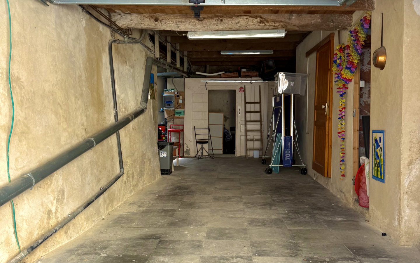 3-bedroom House In Puissalicon, France (120 M²)
