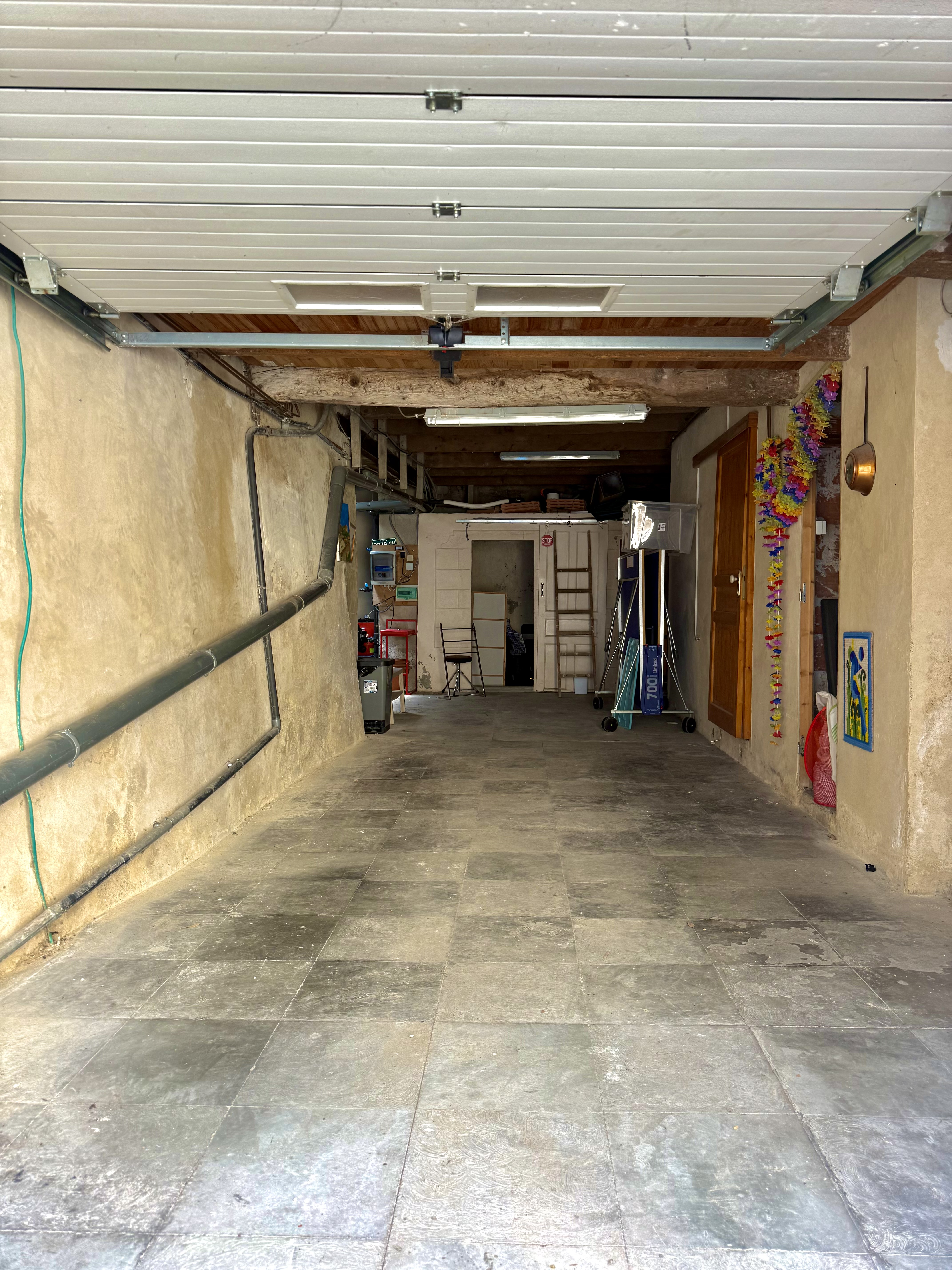 3-bedroom House In Puissalicon, France (120 M²)