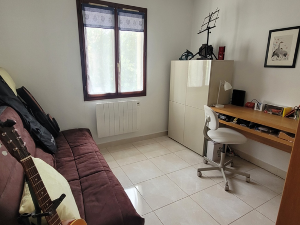 5-bedroom Detached House In Puissalicon, France (163 M²)