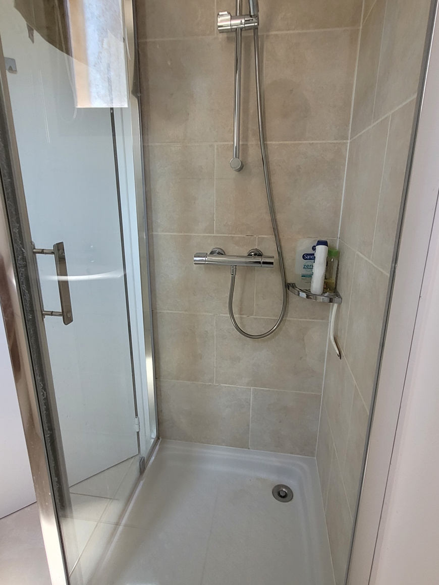 PUI435000EQ-68b826 5-bedroom Detached House In Puissalicon, France (163 M²)