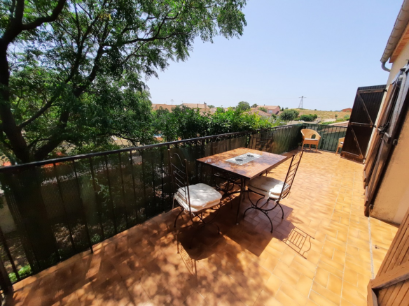 5-bedroom Detached House In Puimisson, France (148 M²)