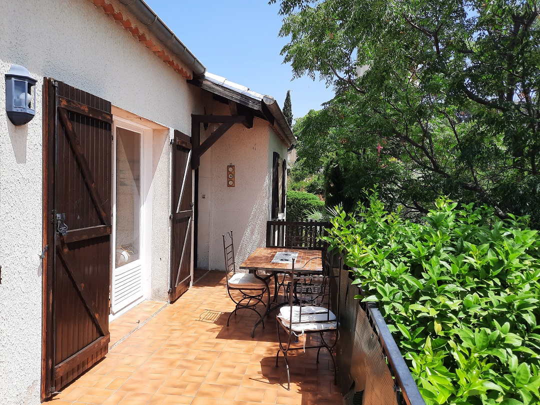 5-bedroom Detached House In Puimisson, France (148 M²)