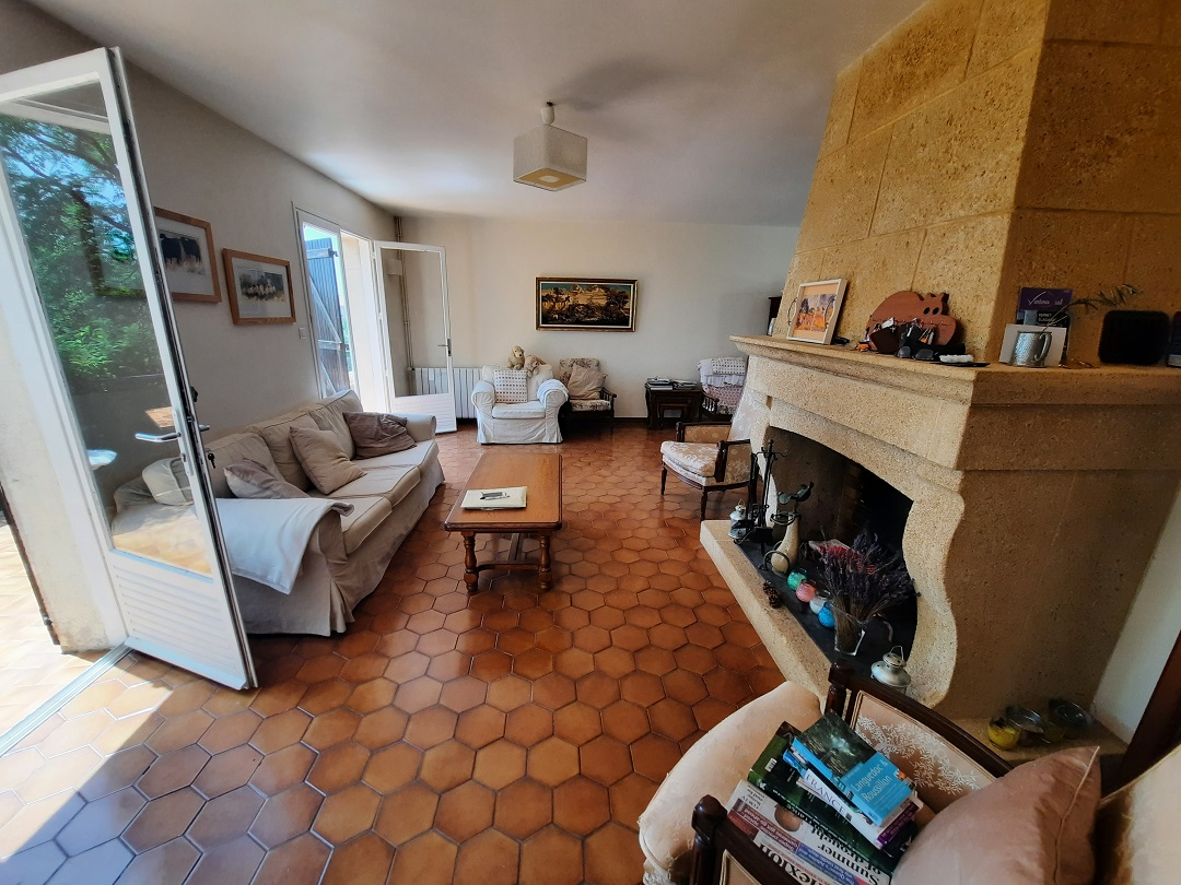 5-bedroom Detached House In Puimisson, France (148 M²)