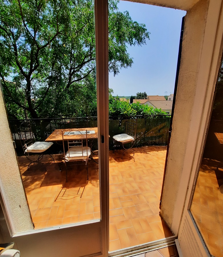 5-bedroom Detached House In Puimisson, France (148 M²)
