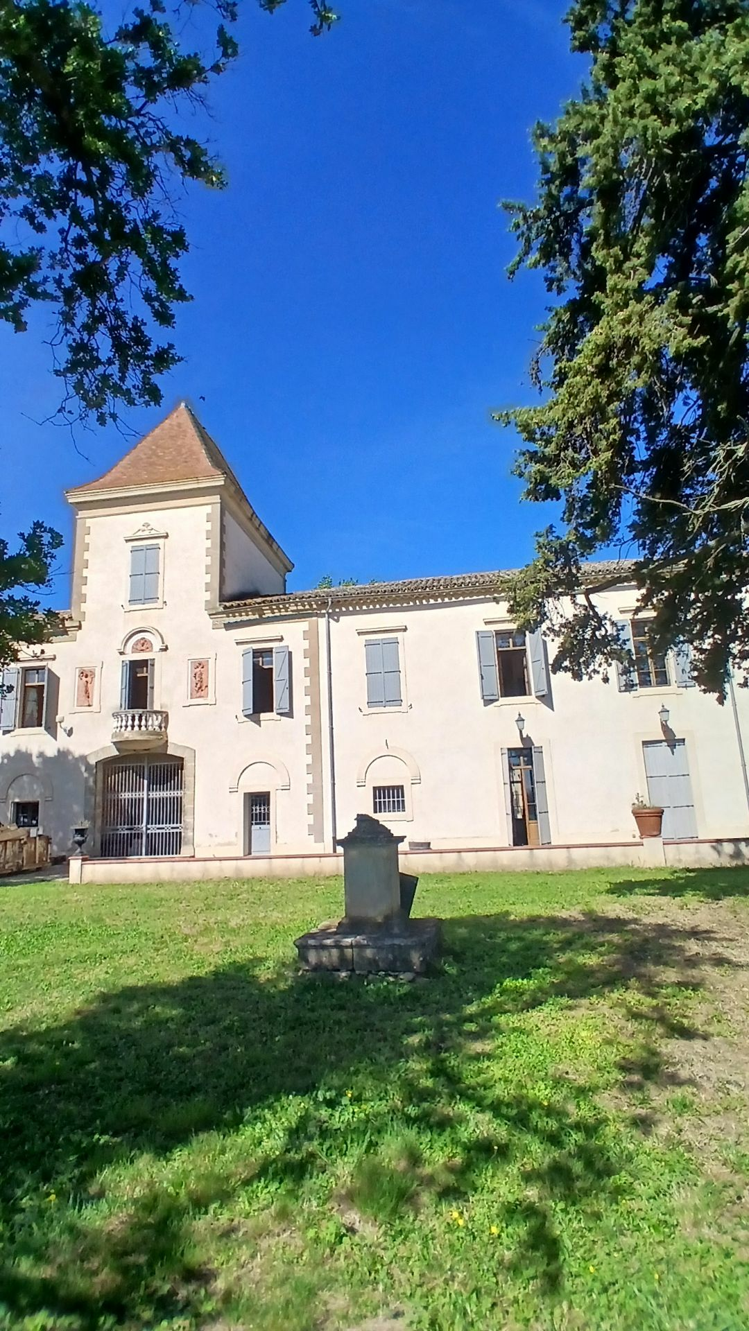 9-bedroom Property In Beziers, France (719 M²)