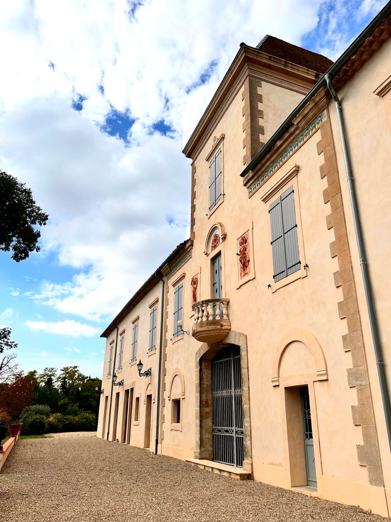 9-bedroom Property In Beziers, France (719 M²)