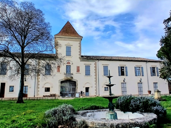 9-bedroom Property In Beziers, France (719 M²)
