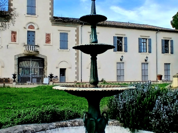 9-bedroom Property In Beziers, France (719 M²)